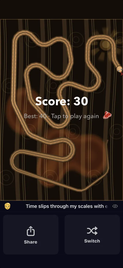 The end of a run: 'Score: 30, Best: 40 — tap to play again', with a pale gold snake still on the amber arena